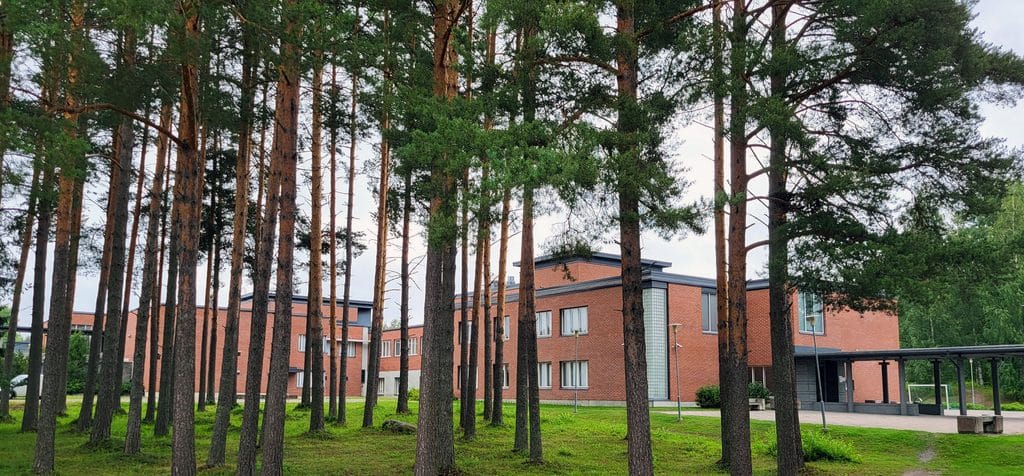 Ristiinan koulukeskuksessa Cervi on tehnyt ilmanvaihtokanavistojen ja rasvakanavien puhdistuksia.